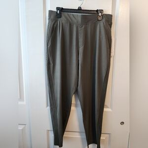 Athleta Olive Green Womans Petite New  Pants